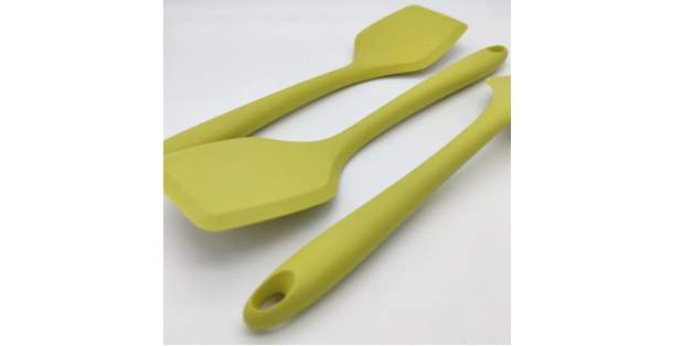 How XHF's Custom Silicone Spatula Makes Mixing and Stirring Easier